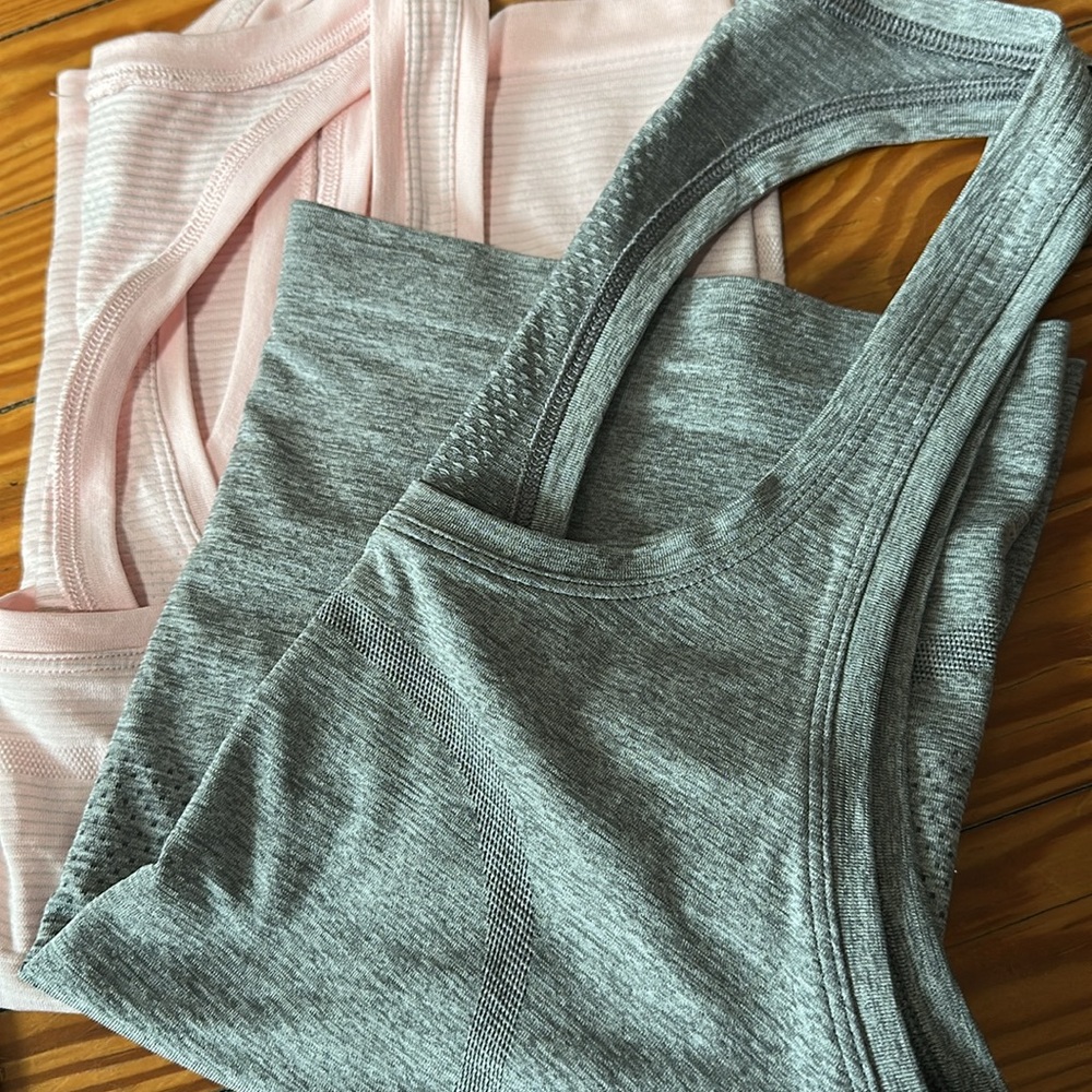 Women’s lululemon swiftly tanks 2.0